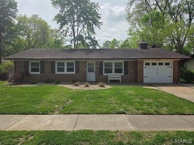 House for sale in Edwardsville, Illinois