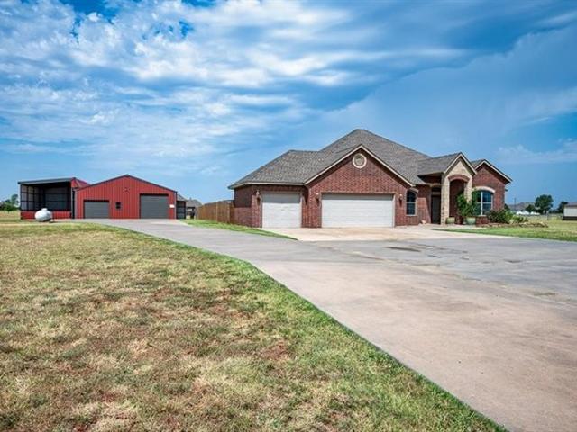 House for sale in Piedmont, Oklahoma