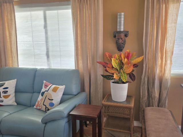 House for sale in Virginia Colony, Moorpark