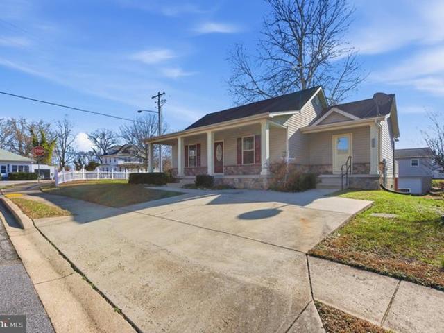House for sale in Huntingtown, Maryland