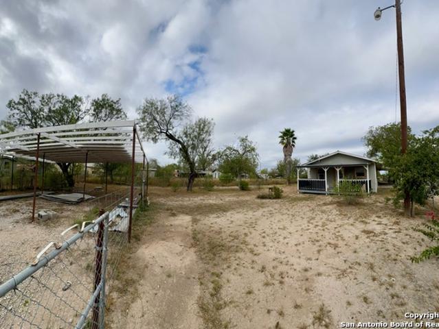 House for sale in La Pryor, Texas