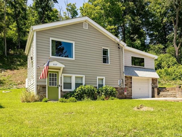 House for sale in Pleasant Valley, New York