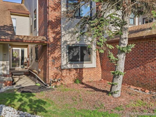 Condo for sale in West Bloomfield, Michigan