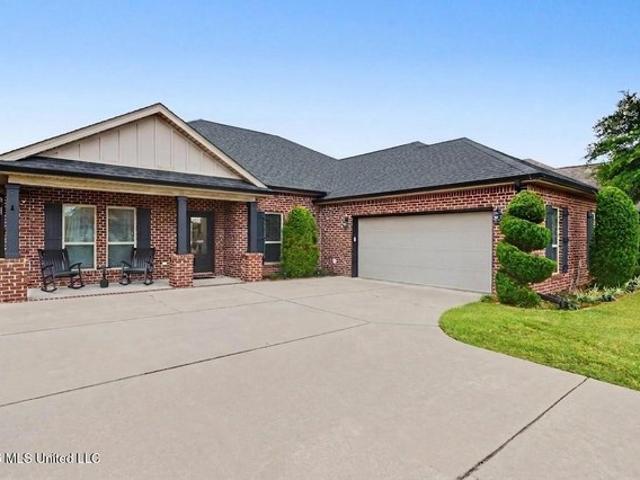 House for sale in Ocean Springs, Mississippi