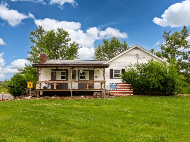 House for sale in Creal Springs, Illinois