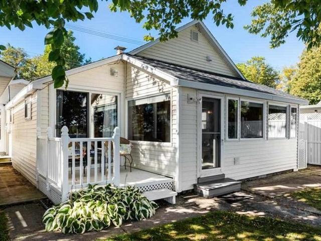 House for sale in Carp Lake, Carp Lake Township
