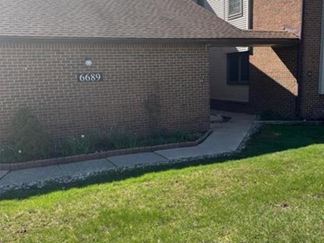 Condo for sale in West Bloomfield, Michigan