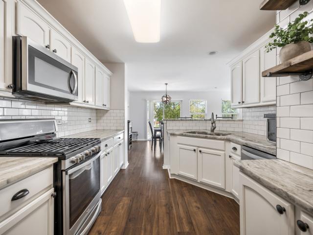 Townhouse for sale in Mchenry, Illinois