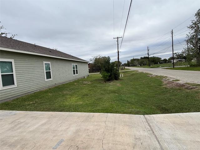 House for sale in Bloomington, Victoria County