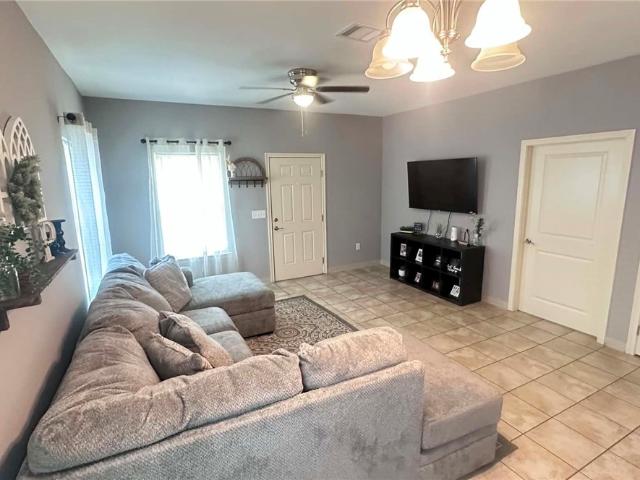 House for sale in Bloomington, Victoria County
