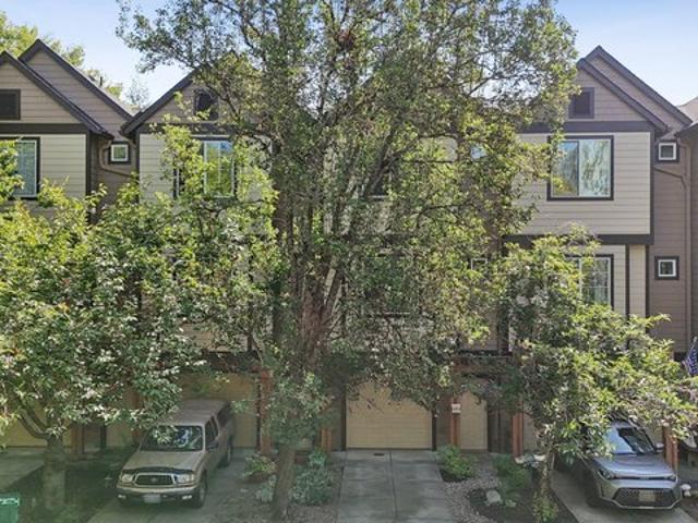 Townhouse for sale in Oregonia