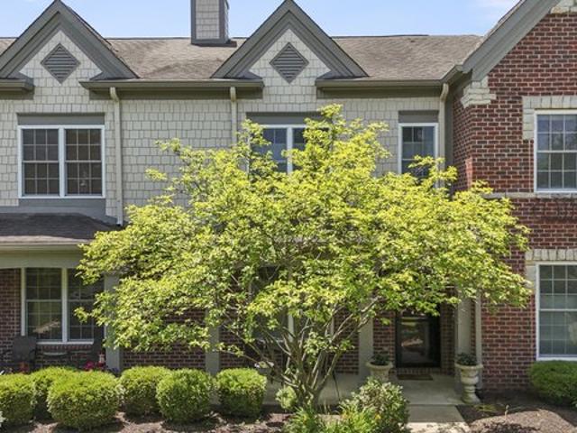 Condo for sale in Zionsville, Indiana