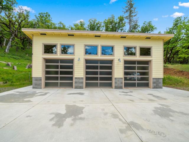 House for sale in Douglas City