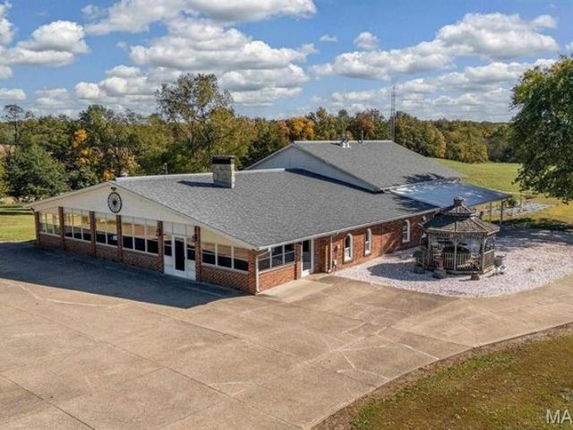 House for sale in Perry, Illinois