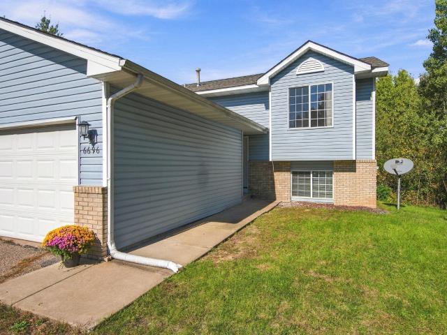 House for sale in Oakwood Court, North Branch