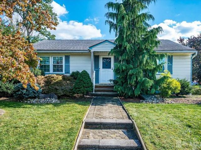 House for sale in Lincoln Park, Edison