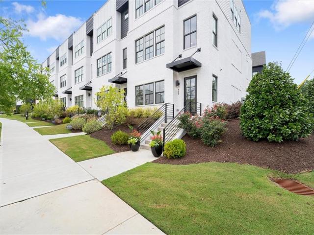 Townhouse for sale in Alpharetta, Georgia