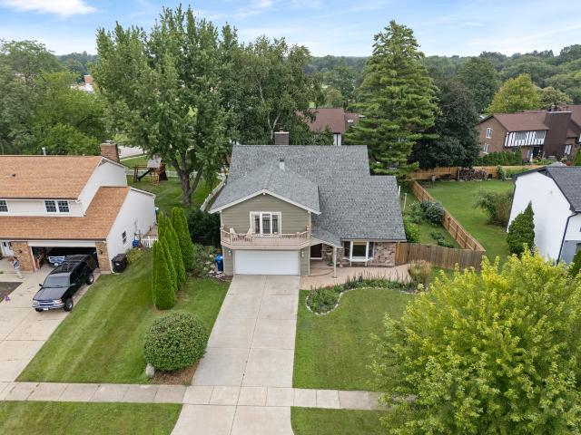 House for sale in Mchenry, Illinois