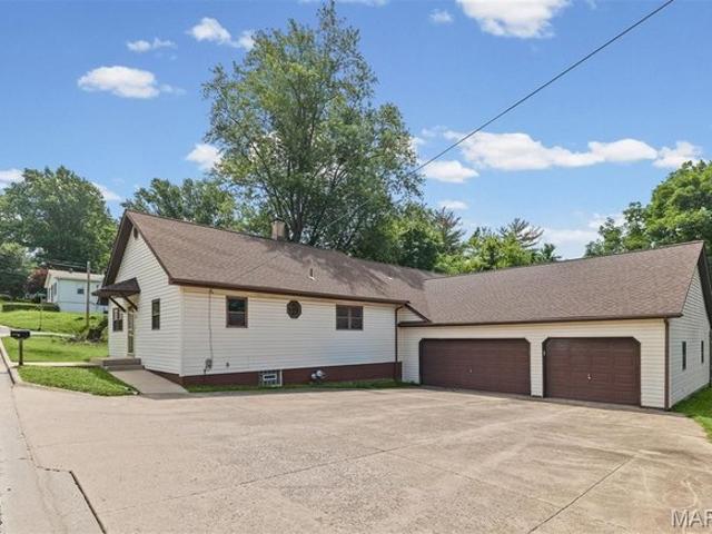 House for sale in Glen Carbon, Illinois