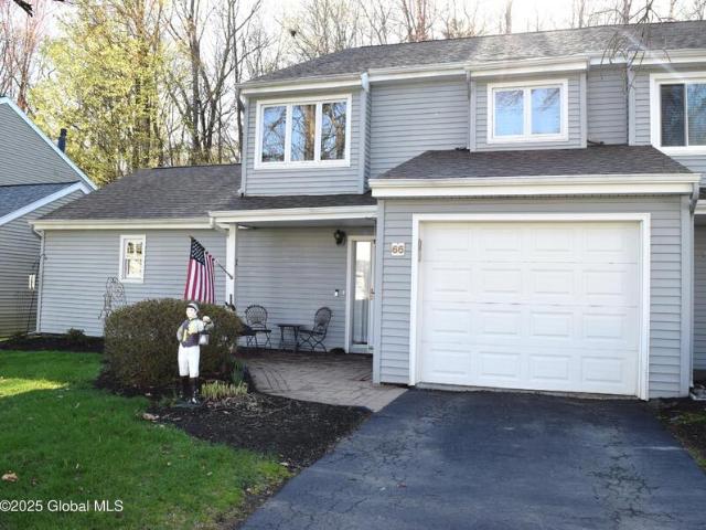 Townhouse for sale in Saratoga Springs