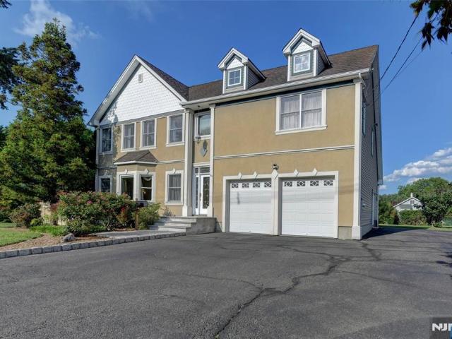 House for sale in Pequannock, New Jersey