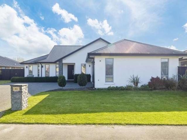 House for sale in Chaslands, Canterbury