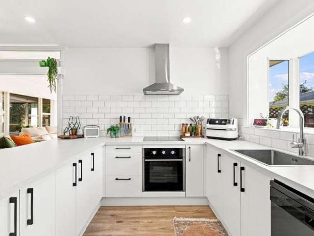 Property for sale in Heathcote, Canterbury