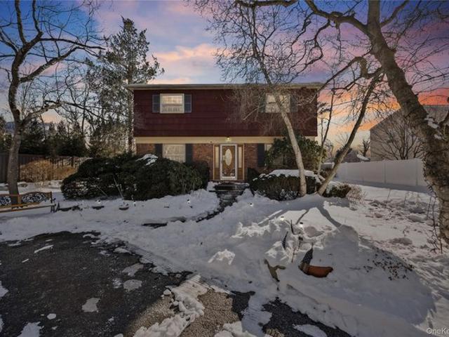 House for sale in Smithtown, New York