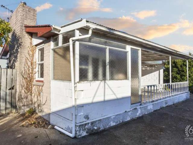 House for sale in Chaslands, Canterbury