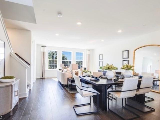 Townhouse for sale in East Hanover, New Jersey