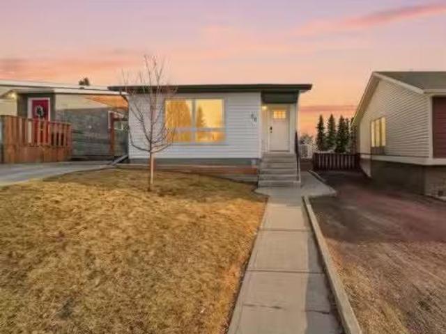 House for sale in Airdrie, Alberta