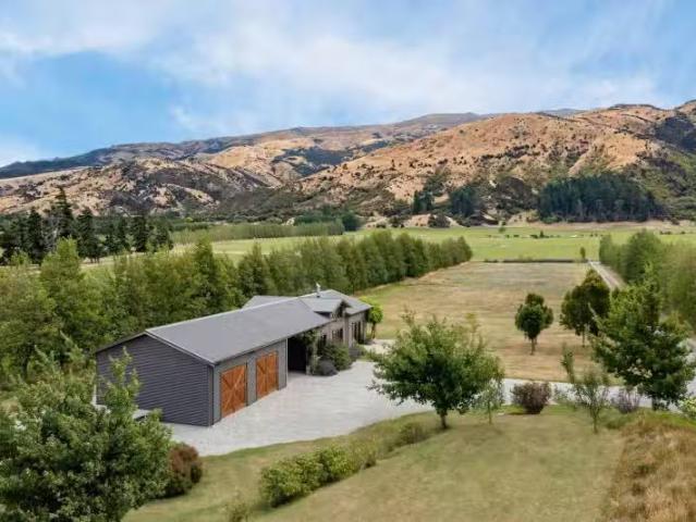 House for sale in Otakou