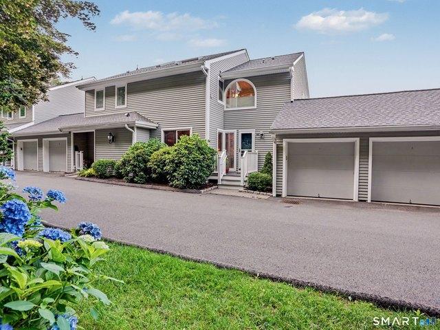 Townhouse for sale in Wilton, Connecticut