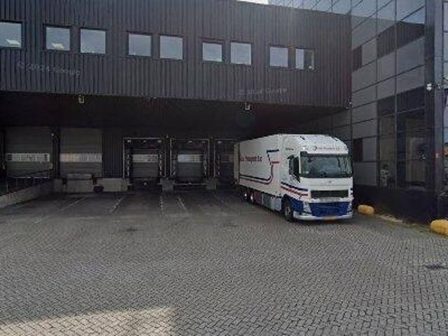 Bedrijfspand te huur in Schiphol-rijk, Noord Holland