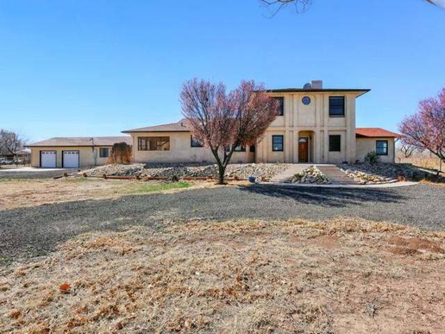 House for sale in Los Lunas, New Mexico