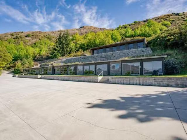 House for sale in Otakou