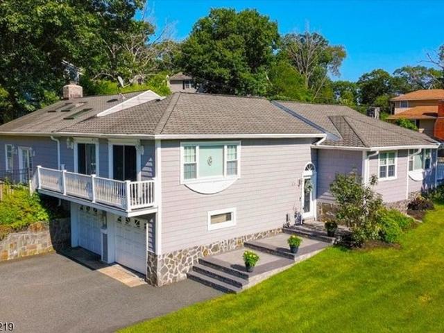House for sale in Lake Hopatcong, New Jersey