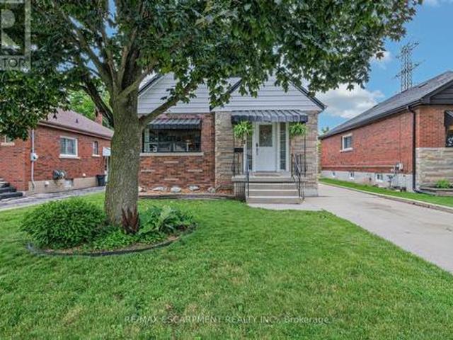 House for sale in Ancaster, Ontario