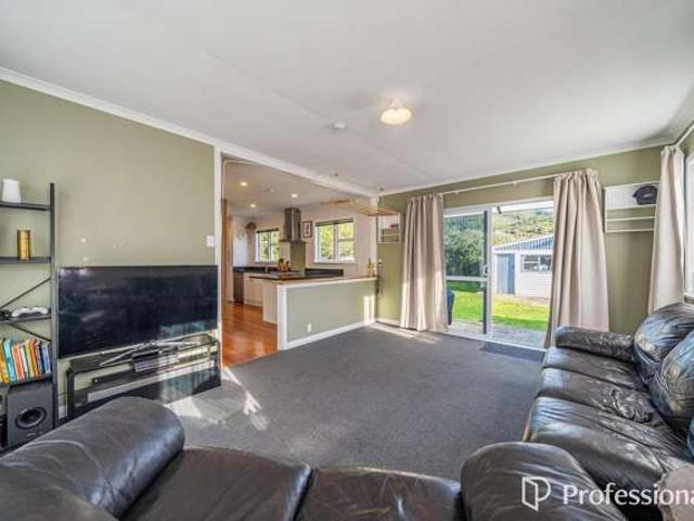 House for sale in Days Bay, Wellington