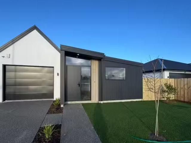 House for rent in Chaslands, Canterbury