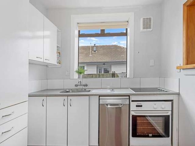 House for sale in Chaslands, Canterbury