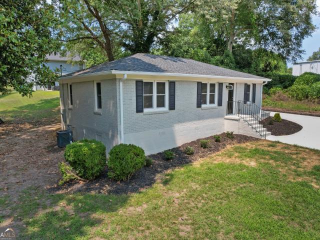 House for sale in Commerce, Georgia