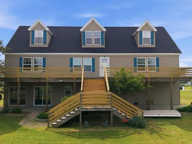 House for sale in Chocowinity, North Carolina
