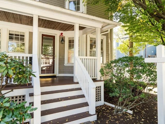 Townhouse for sale in Auburndale, Massachusetts