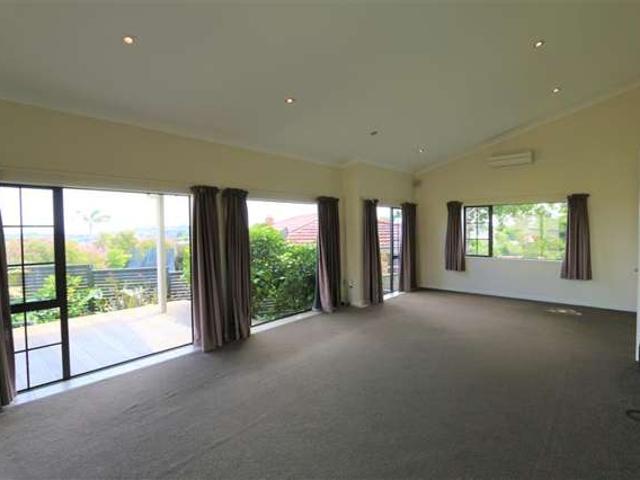 Apartment for rent in Botany Downs, Howick