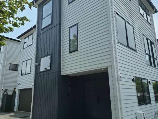 House for sale in Howick