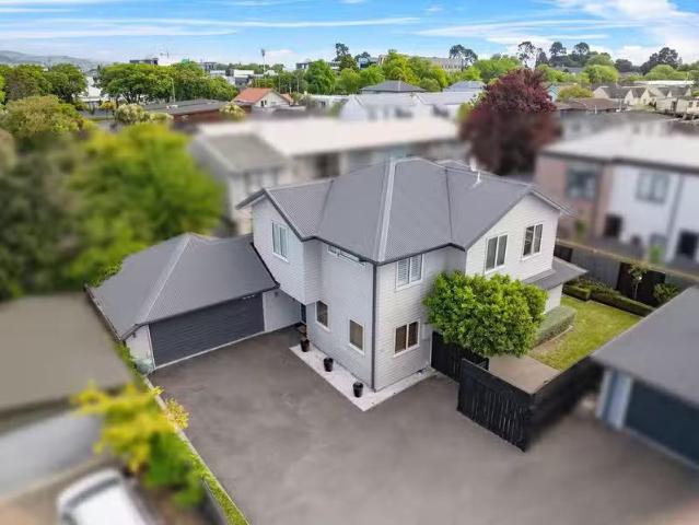 House for sale in Heathcote, Canterbury