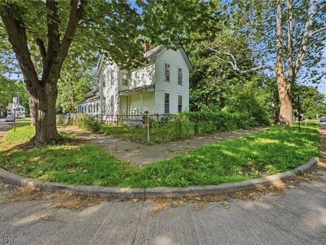 House for sale in Detroit - Shoreway, Cleveland