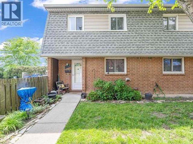 Townhouse for sale in Maidstone, Ontario