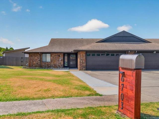 Townhouse for sale in Bartlesville, Oklahoma